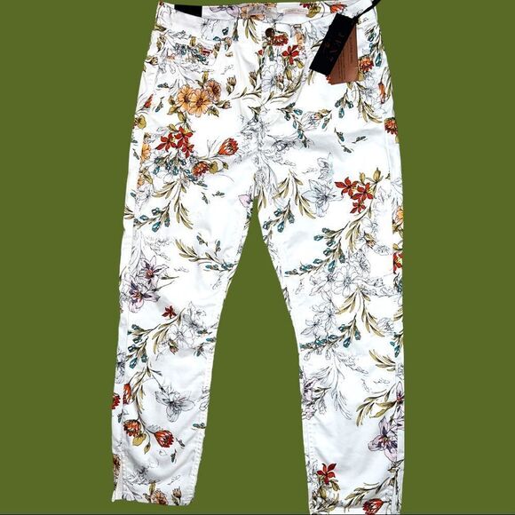 Jen7 by 7 for all mankind! White quality pants with pretty floral design… - Picture 4 of 11
